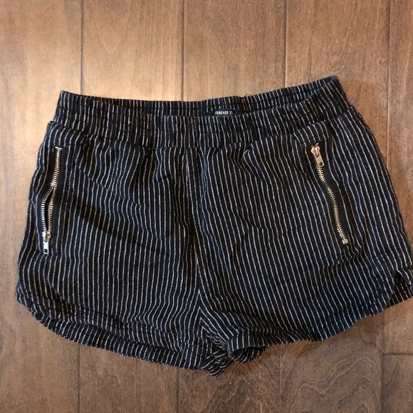 Forever 21 Striped Shorts - Picture 1 of 3